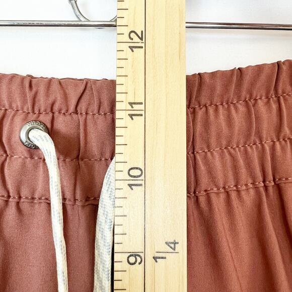 Vuori Women's Wide Leg Pants in Rust - Picture 13 of 14